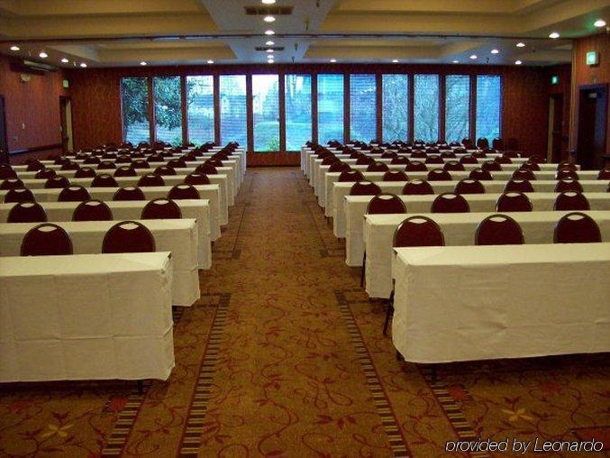 Ramada by Wyndham Tukwila Southcenter Hotel Fasilitas foto