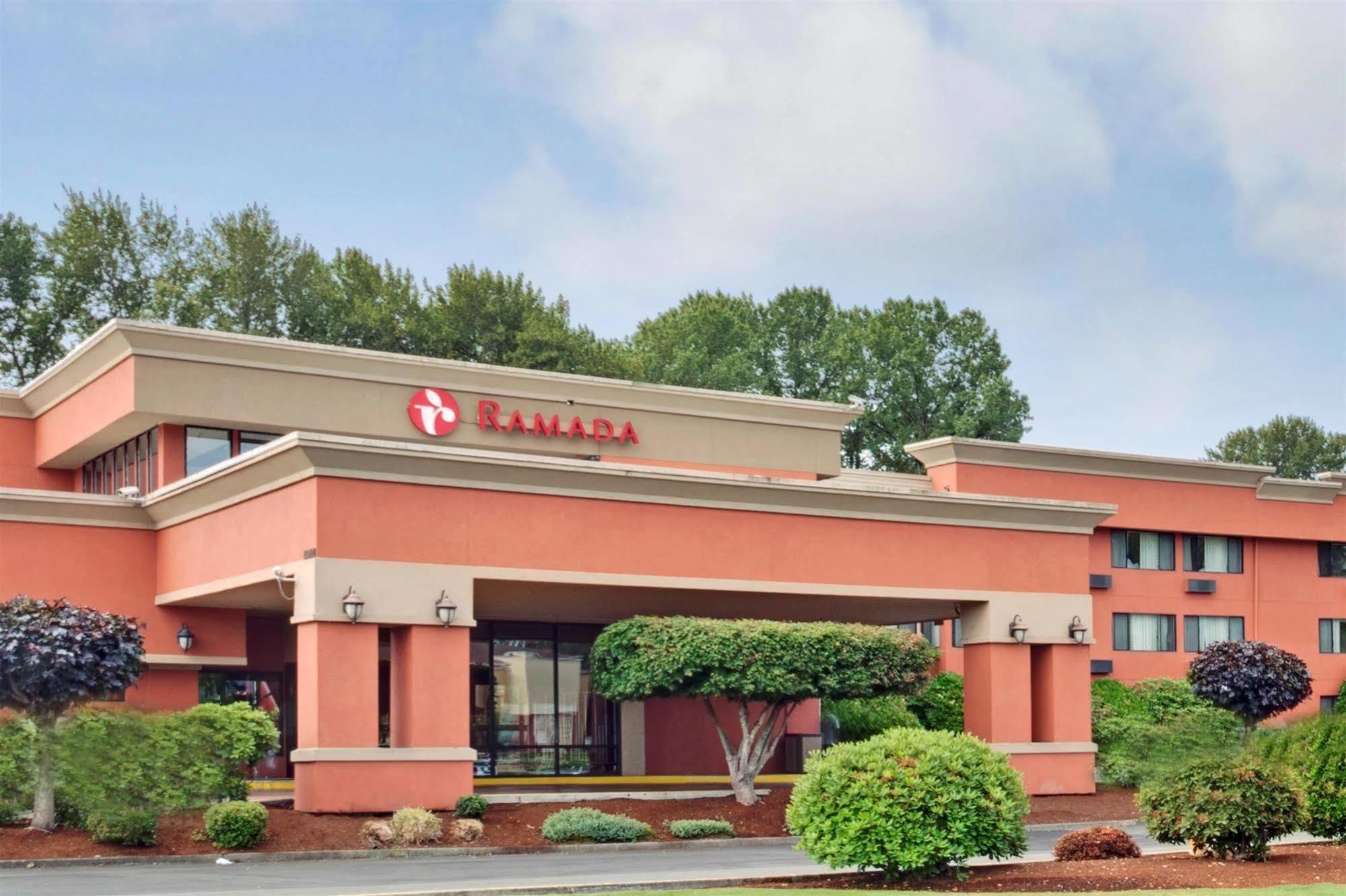 Ramada by Wyndham Tukwila Southcenter Hotel Bagian luar foto