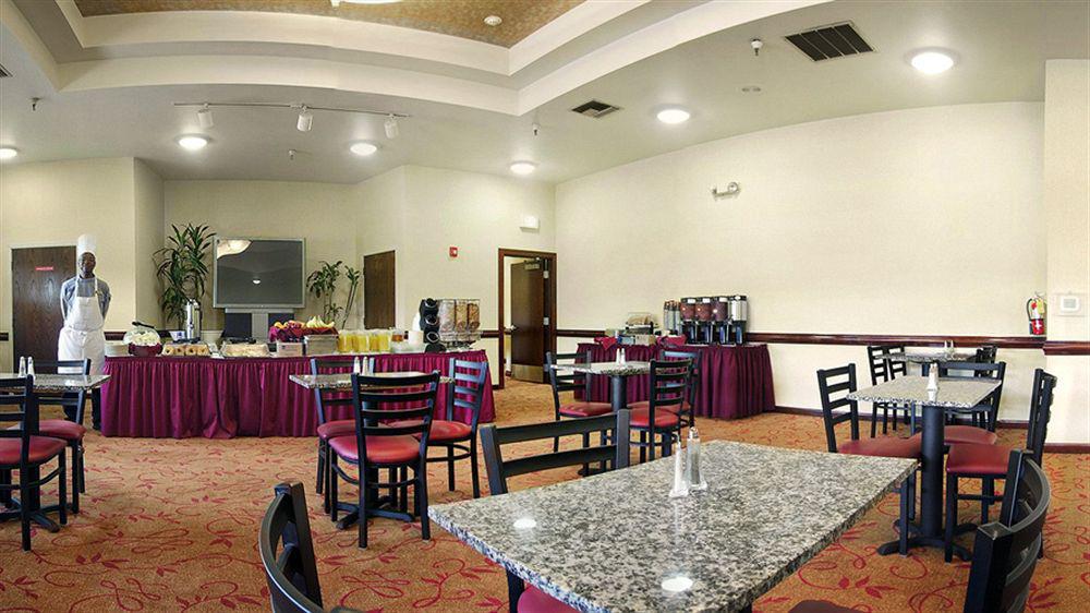 Ramada by Wyndham Tukwila Southcenter Hotel Bagian luar foto